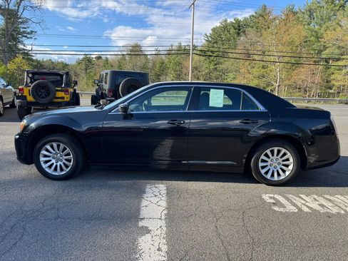 Used 2012 Chrysler 300 RWD image 6