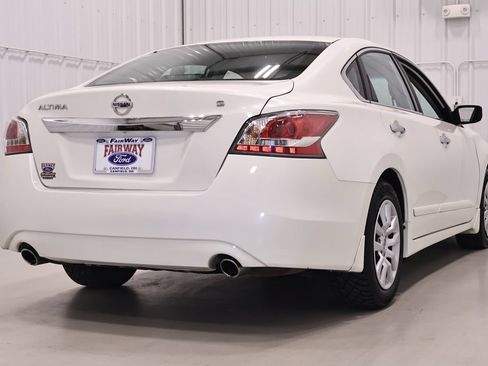 Used 2015 Nissan Altima 2.5 S w/ Power Driver Seat Package FWD image 9
