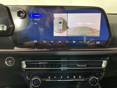 New 2026 Chevrolet Traverse Z71 w/ Enhanced Driving Package AWD/4WD image 25