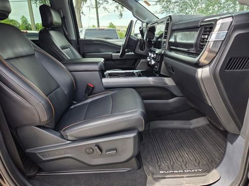 Used 2025 Ford F250 Lariat w/ Lariat Ultimate Package AWD/4WD image 16