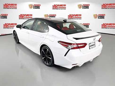 Used 2018 Toyota Camry XSE w/ Driver Assist Package FWD image 2