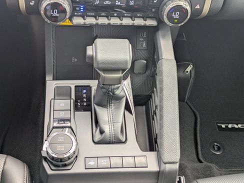 New 2025 Toyota Tacoma Limited AWD/4WD image 19