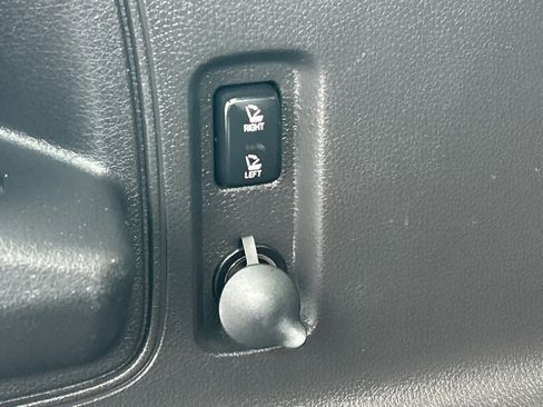 Used 2014 Lincoln MKX AWD w/ Equipment Group 102A image 8