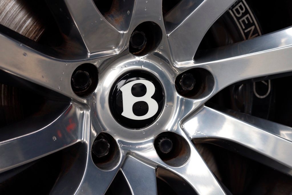 Used 2019 Bentley Bentayga AWD/4WD image 11