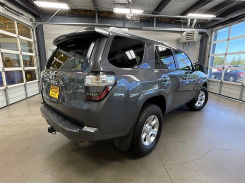 Used 2014 Toyota 4Runner SR5 RWD image 5