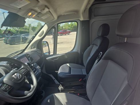 Used 2025 RAM ProMaster 2500 w/ Convenience Group FWD image 15