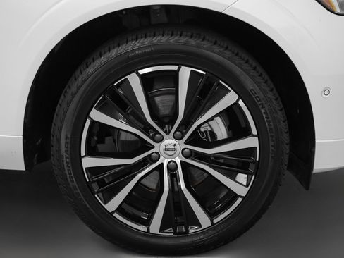 Used 2025 Volvo XC60 B5 Plus w/ Protection Package Premier image 16