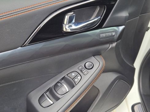 Used 2023 Nissan Maxima SR w/ Sport Mat Group image 20