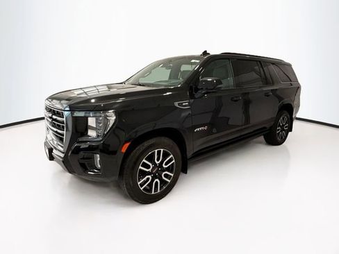 Used 2023 GMC Yukon XL AT4 w/ Technology Package AWD/4WD image 3
