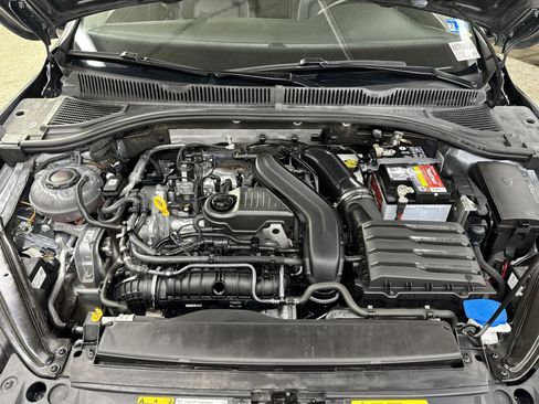 Used 2024 Volkswagen Jetta SE image 32