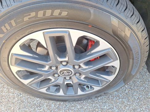 Used 2022 Toyota Tundra Limited image 22