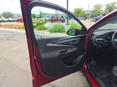 Used 2023 Chevrolet Bolt EUV LT FWD image 9