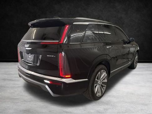 Certified 2026 Cadillac Vistiq Luxury image 5