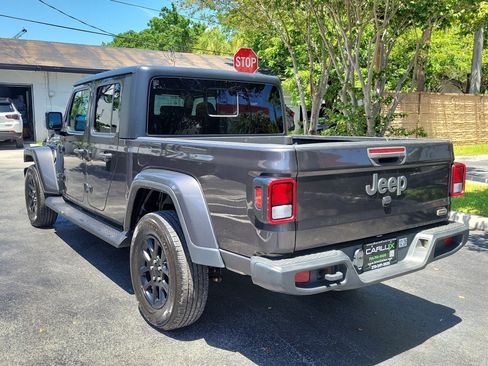 Used 2023 Jeep Gladiator Overland AWD/4WD image 7