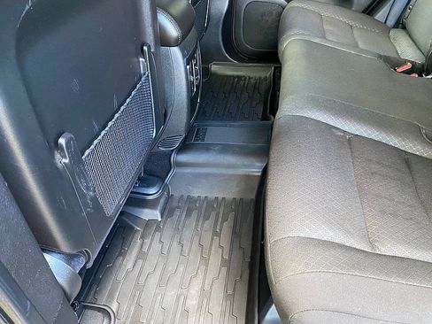 Used 2021 Jeep Grand Cherokee Laredo AWD/4WD image 34