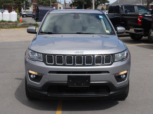 Used 2019 Jeep Compass Latitude w/ Popular Equipment Group AWD/4WD image 2