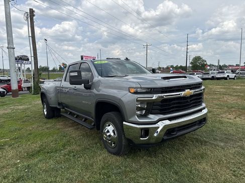 Used 2025 Chevrolet Silverado 3500 LT AWD/4WD image 15