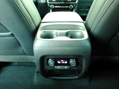 Used 2026 Chevrolet Traverse LT FWD image 29