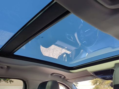 Certified 2020 Land Rover Range Rover Velar S image 22