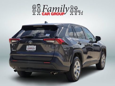 Used 2022 Toyota RAV4 LE FWD image 4