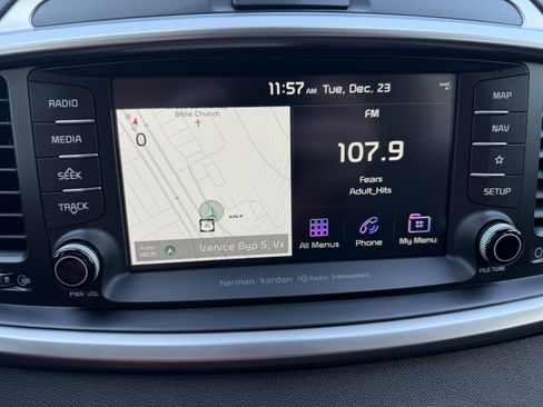 Certified 2020 Kia Sorento SX image 24