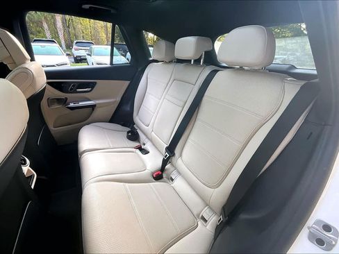 Used 2025 Mercedes-Benz GLC 350e 4MATIC image 20