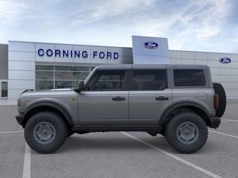 New 2025 Ford Bronco Badlands w/ Sasquatch Package image 3