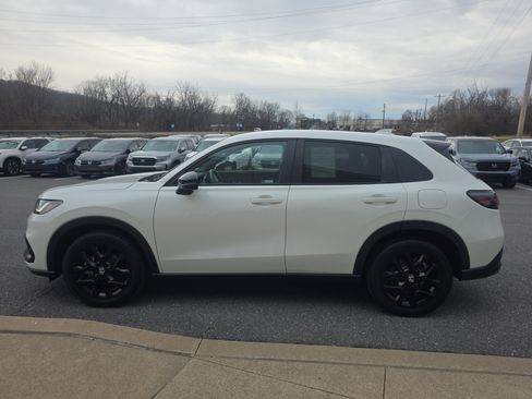 Used 2023 Honda HR-V Sport image 8