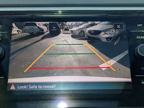 Used 2023 Volkswagen Atlas SE image 28