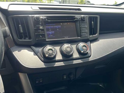 Used 2017 Toyota RAV4 LE AWD/4WD image 42