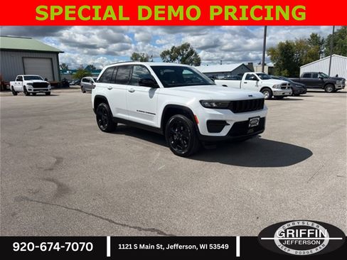 New 2025 Jeep Grand Cherokee Altitude image 6