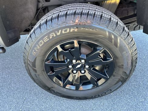 Used 2022 Chevrolet Colorado ZR2 w/ ZR2 Midnight Special Edition AWD/4WD image 10