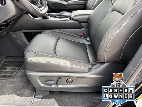 Used 2025 Nissan Pathfinder SL FWD image 21