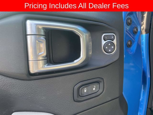 Used 2022 Jeep Wrangler Unlimited Sahara AWD/4WD image 20