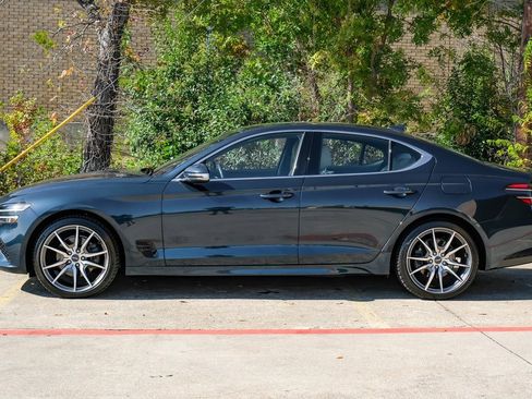 Used 2023 Genesis G70 2.0T image 15