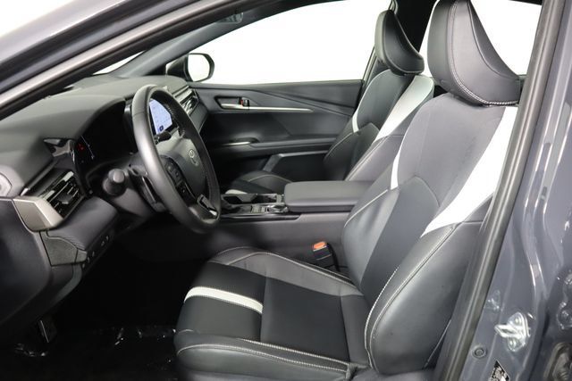 Used 2025 Toyota Camry SE w/ Convenience Package FWD image 16