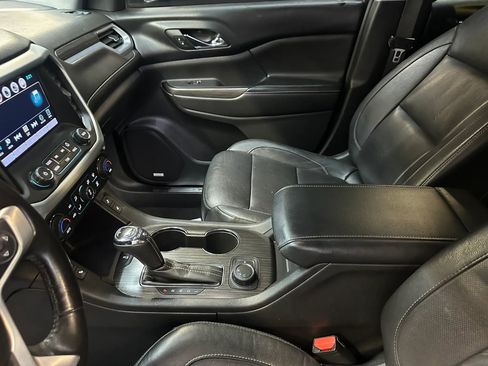 Used 2017 GMC Acadia SLT image 17