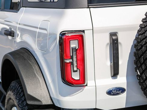 Certified 2023 Ford Bronco Badlands w/ Sasquatch Package AWD/4WD image 9