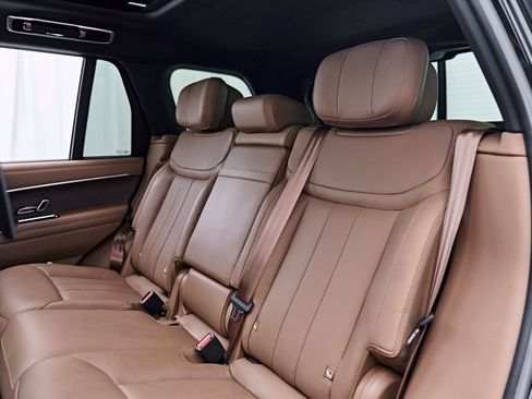 Used 2025 Land Rover Range Rover Autobiography AWD/4WD image 49