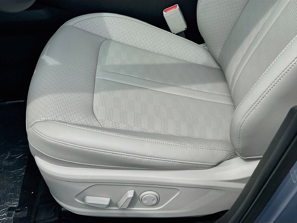 Used 2025 Kia Sorento S FWD image 19