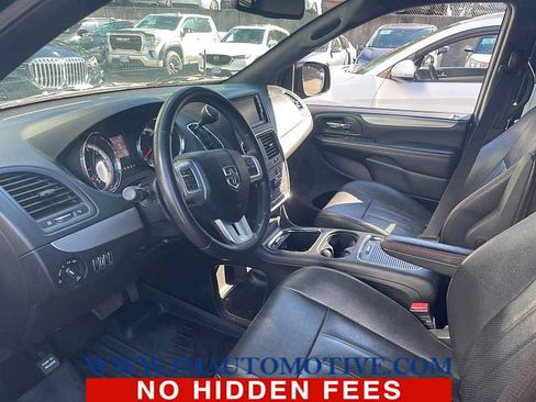 Used 2019 Dodge Grand Caravan GT FWD image 2