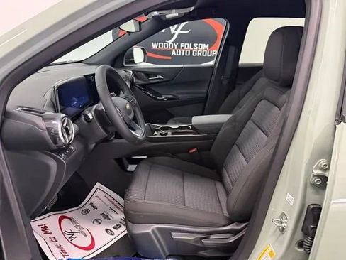 Used 2023 Chevrolet Blazer Premier w/ Enhanced Convenience Package image 9