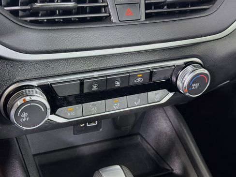 Used 2024 Nissan Altima 2.5 S FWD image 23