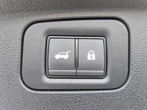 New 2026 Nissan Armada SL w/ Captain's Chari Seat Package image 18