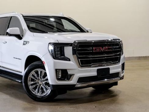 Used 2021 GMC Yukon XL SLT w/ Rear Media and Nav Package AWD/4WD image 23