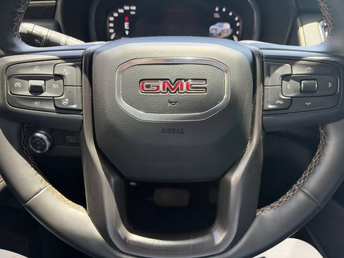 Used 2023 GMC Yukon AT4 w/ Technology Package AWD/4WD image 16