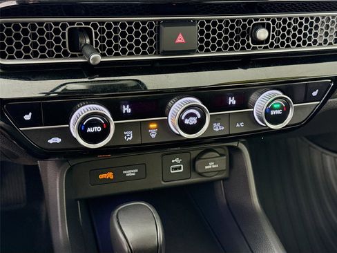 Used 2022 Honda Civic EX image 9