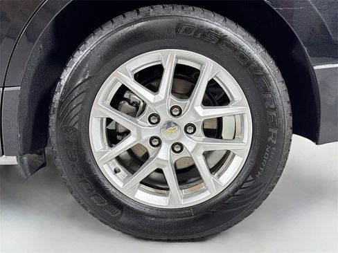 Used 2023 Chevrolet Equinox LT w/ Driver Convenience Package image 10