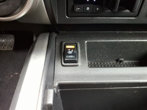 Used 2017 Nissan Titan XD image 12