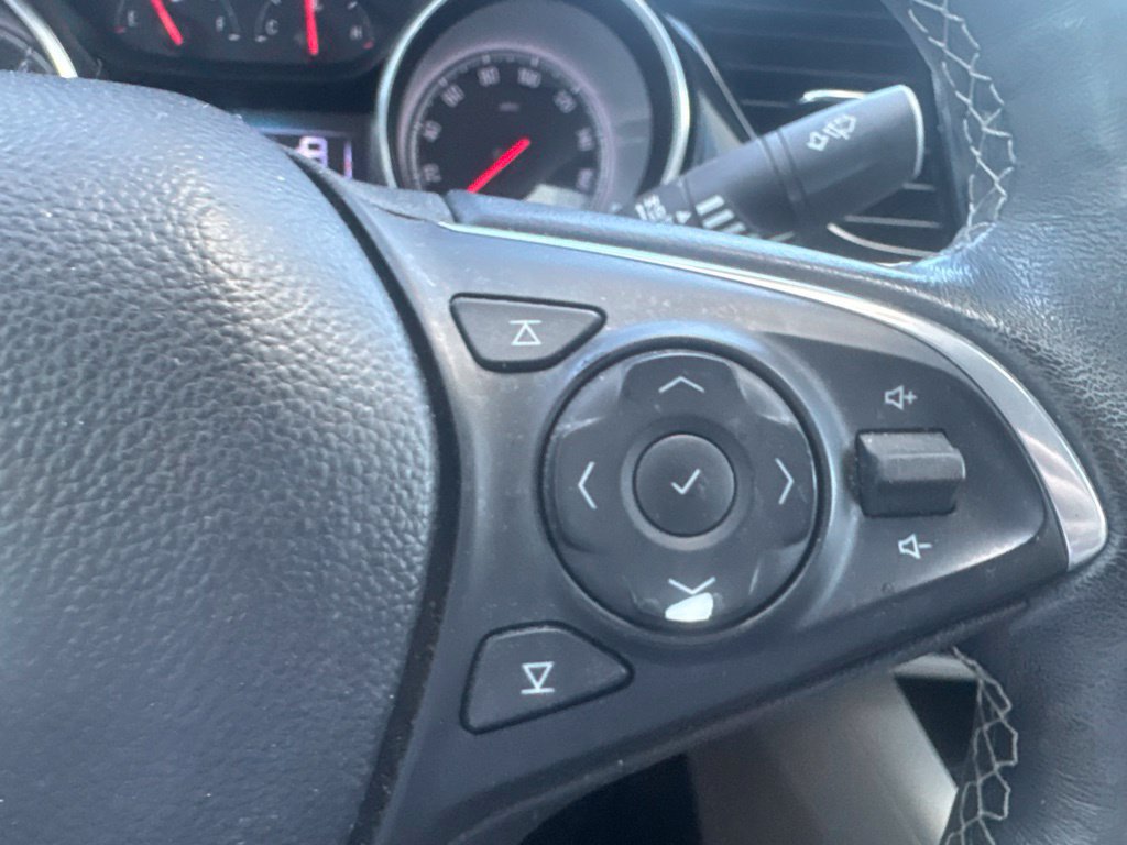 Used 2018 Buick Regal Essence w/ Driver Confidence Package #1 FWD image 16